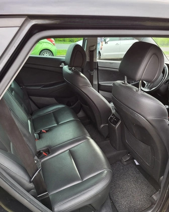Hyundai Tucson cena 85000 przebieg: 184000, rok produkcji 2018 z Poznań małe 137